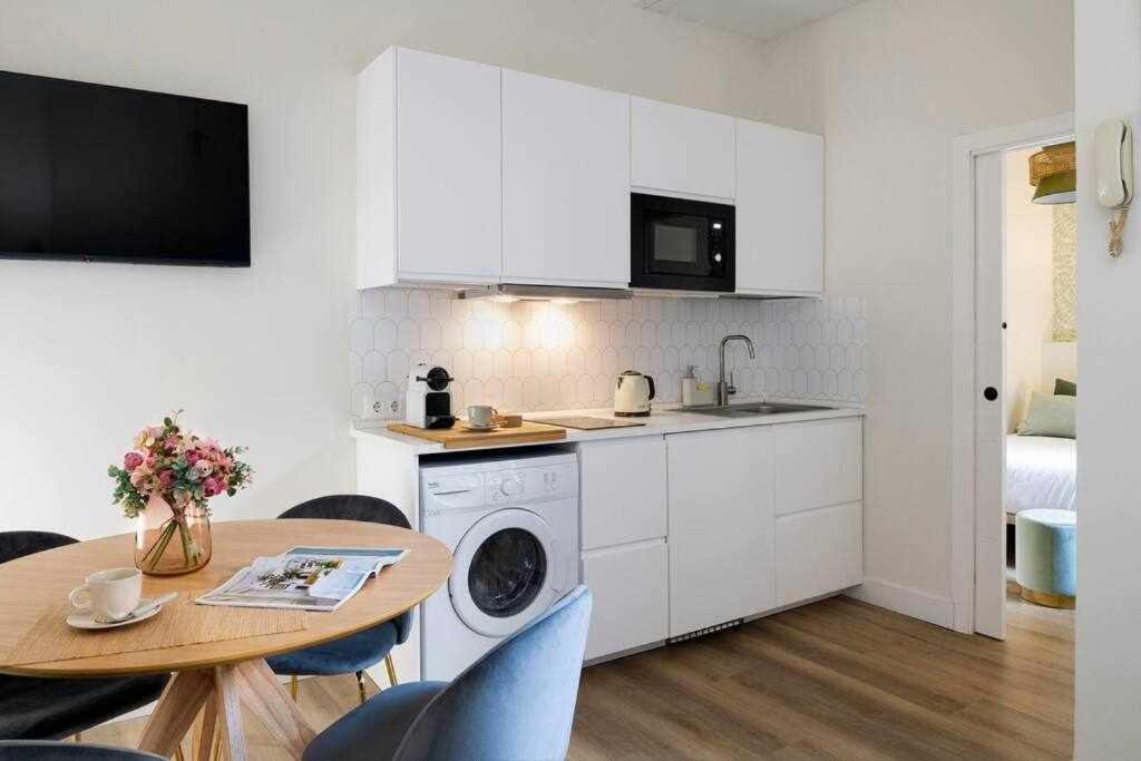 Monkeys Apartments San Roman Deluxe Sevilha Exterior foto